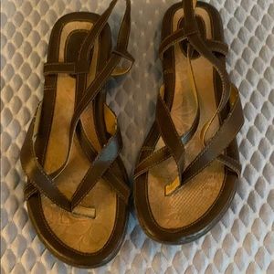 Size 9 BOC sandles